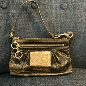 COACH Poppy Black Leather Silver Metallic Zip Wristlet Clutch Wallet